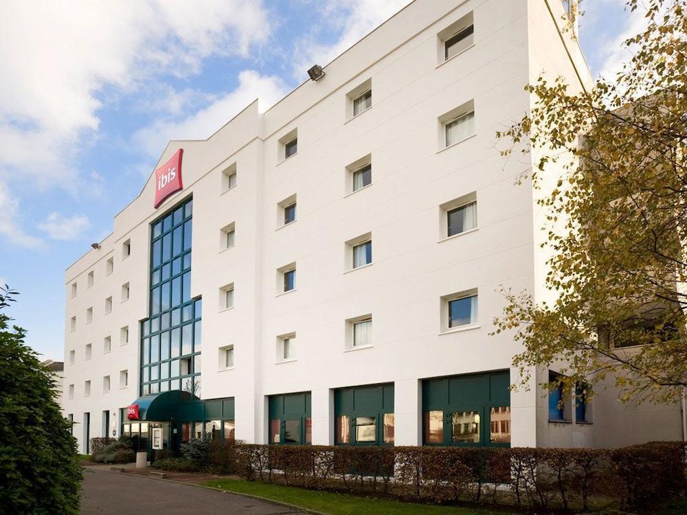 Hotel Ibis Paris Le Bourget La Courneuve Esterno foto
