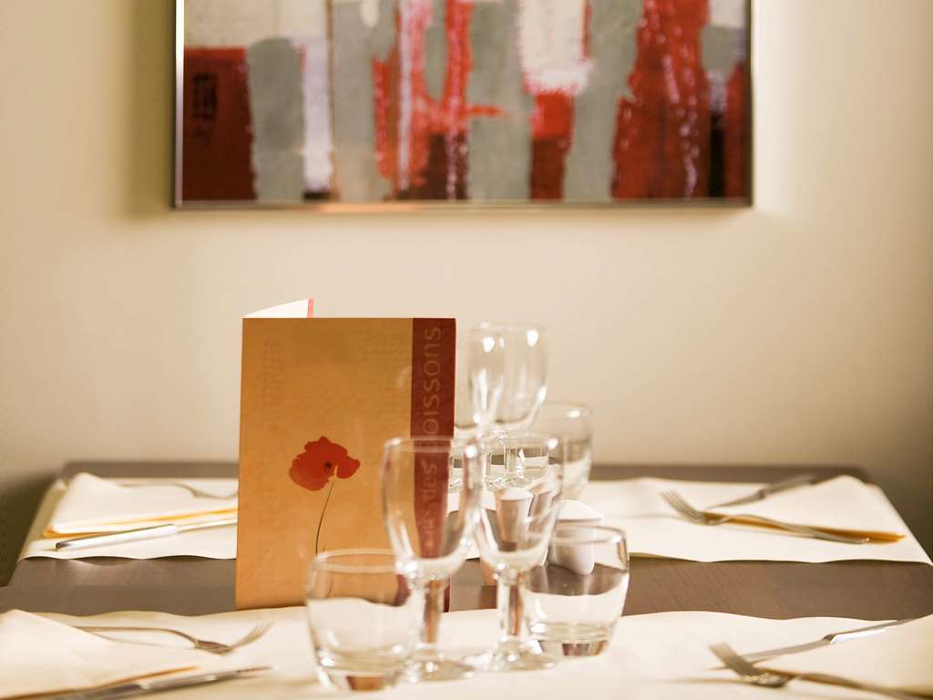 Hotel Ibis Paris Le Bourget La Courneuve Esterno foto