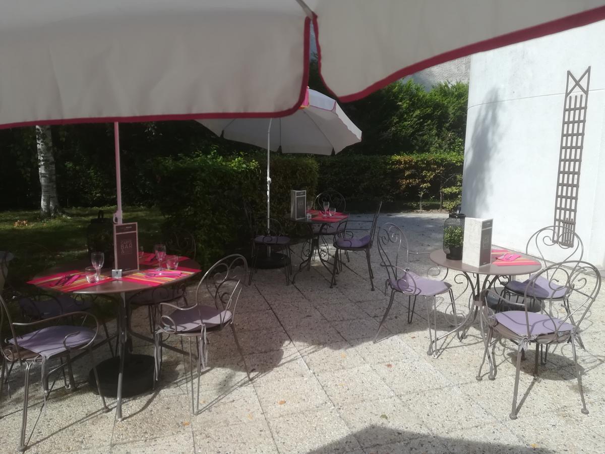 Hotel Ibis Paris Le Bourget La Courneuve Esterno foto